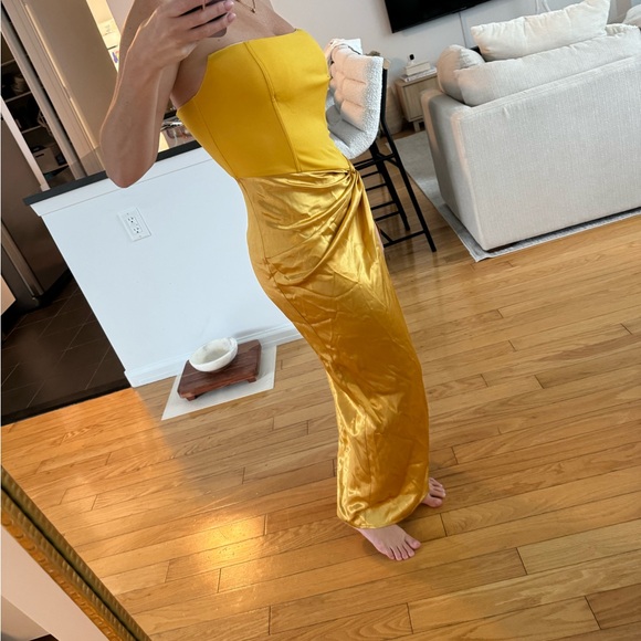 Yellow corset dress - Picture 2 of 3